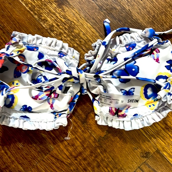 ❤️5/$25 Shein Butterfly Bikini Medium - Picture 2 of 3